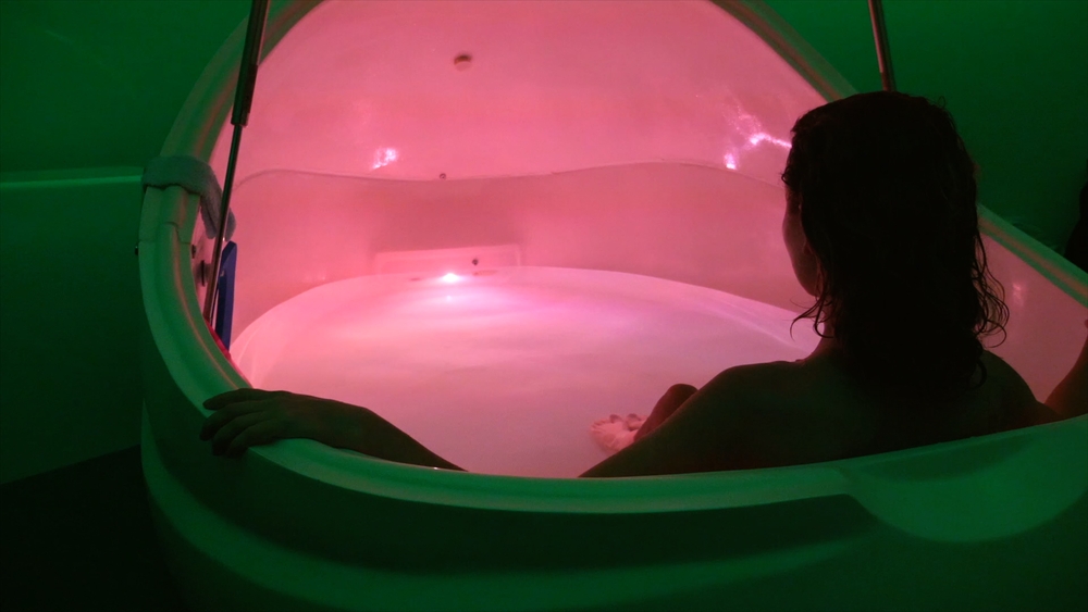 float tank - sensory deprivation tank - isolation tank - float bath - how to get high without drugs - heatharmstrong.com 